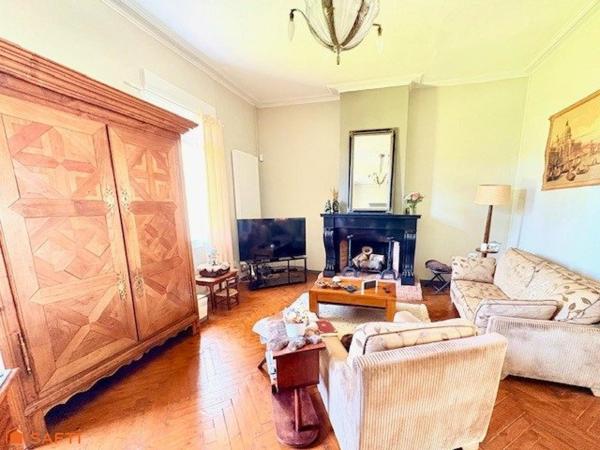 Maison à fort potentiel : deux appartements séparés / une seule grande maison possible !!