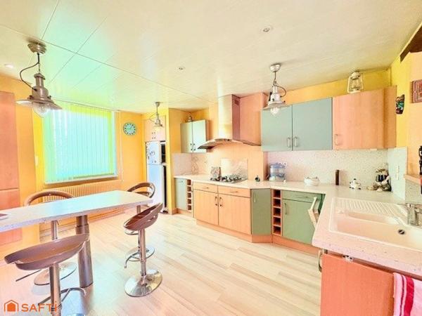 Maison à fort potentiel : deux appartements séparés / une seule grande maison possible !!