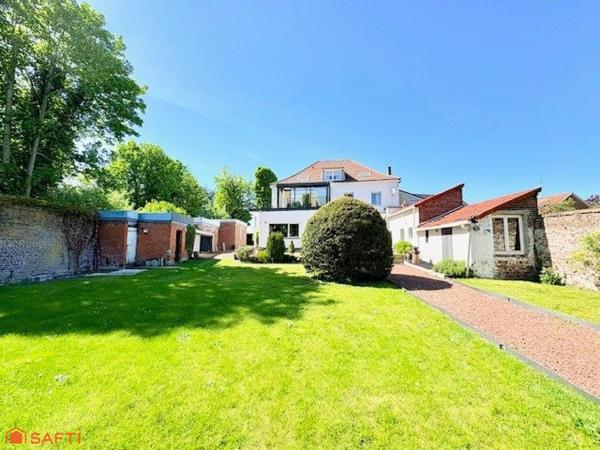 Maison à fort potentiel : deux appartements séparés / une seule grande maison possible !!