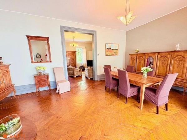 Maison à fort potentiel : deux appartements séparés / une seule grande maison possible !!