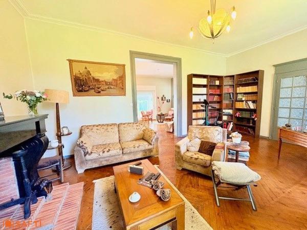 Maison à fort potentiel : deux appartements séparés / une seule grande maison possible !!