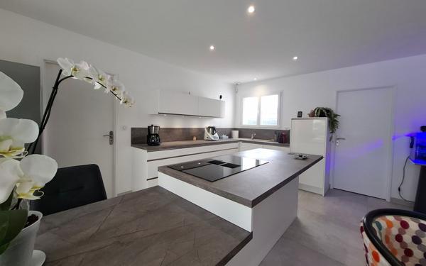 Maison à vendre    4 pièces •  Semussac