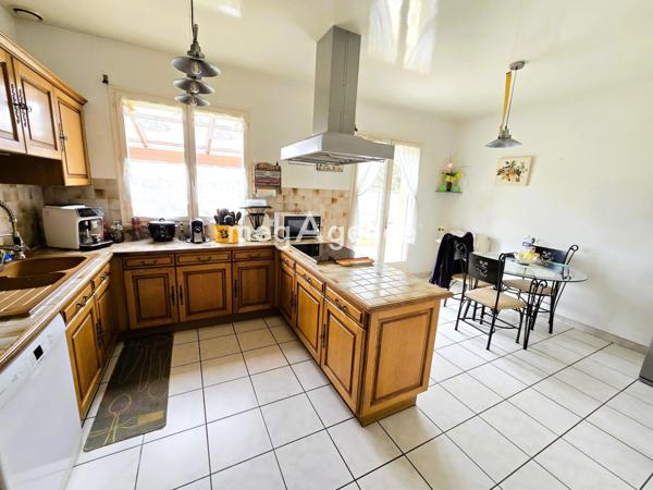 Maison à Auneau-Bleury-Saint-Symphorien, 28700 - 7 pièces 194m²