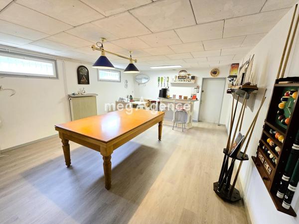 Maison à Auneau-Bleury-Saint-Symphorien, 28700 - 7 pièces 194m²