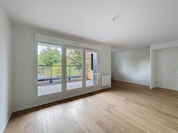 T3 avec terrasse dans quartier résidentiel privilégié