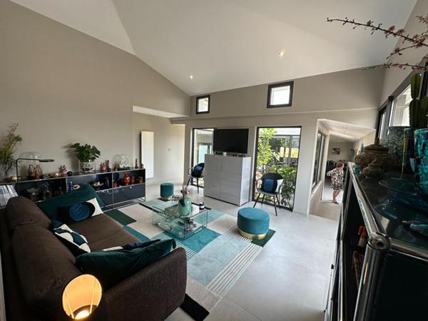 Villa T5 spacieuse avec une architecture moderne - 20240 VENTISERI - HAUTE CORSE - FRANCE