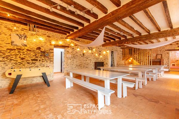 Ancien corps de ferme dédié à l’évènementiel