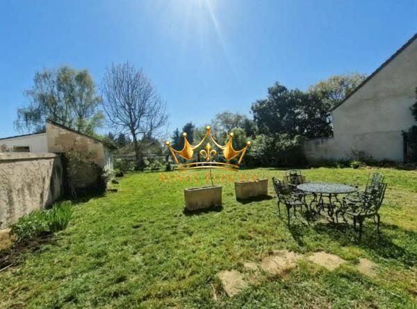 CENTRE DE DANGE ST ROMAIN, vue sur le jardin