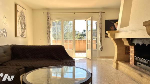  SAINT-AYGULF - Appartement 3 pièces 86 m² avec terrasses, jardin et parking 