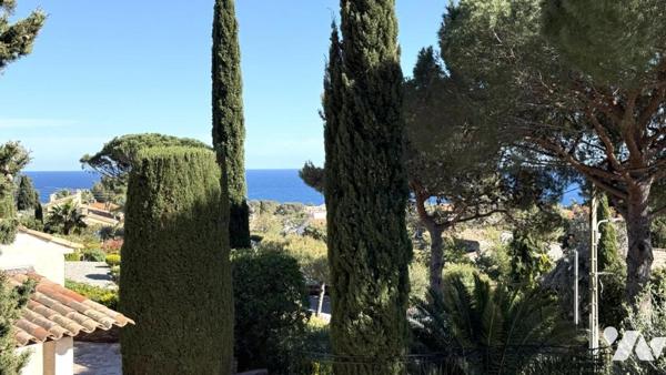  SAINT-AYGULF - Appartement 3 pièces 86 m² avec terrasses, jardin et parking 