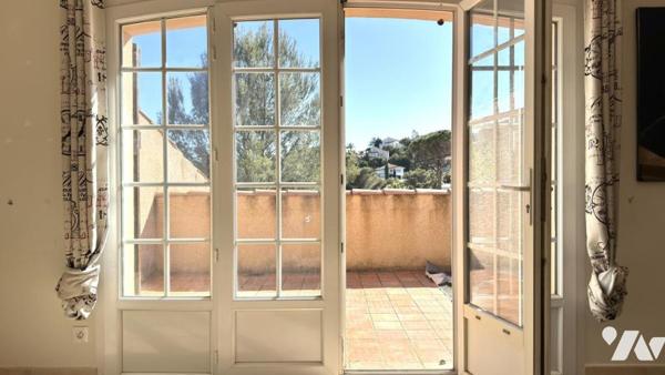  SAINT-AYGULF - Appartement 3 pièces 86 m² avec terrasses, jardin et parking 