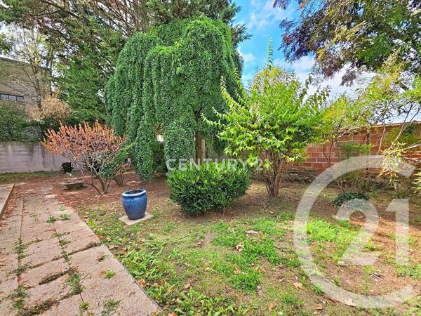 Maison à vendre  6 pièces - 190 m 2   NOISY LE GRAND  - 93