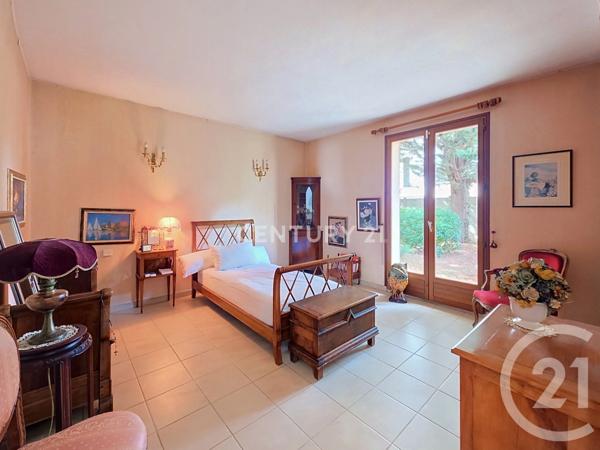 Maison à vendre  6 pièces - 190 m 2   NOISY LE GRAND  - 93