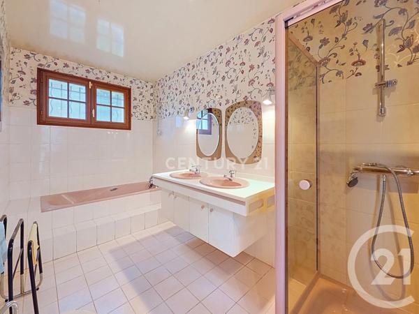 Maison à vendre  6 pièces - 190 m 2   NOISY LE GRAND  - 93