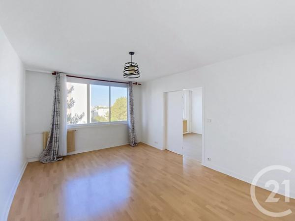 Appartement F3 à vendre  3 pièces - 64,22 m 2   ST DENIS  - 93