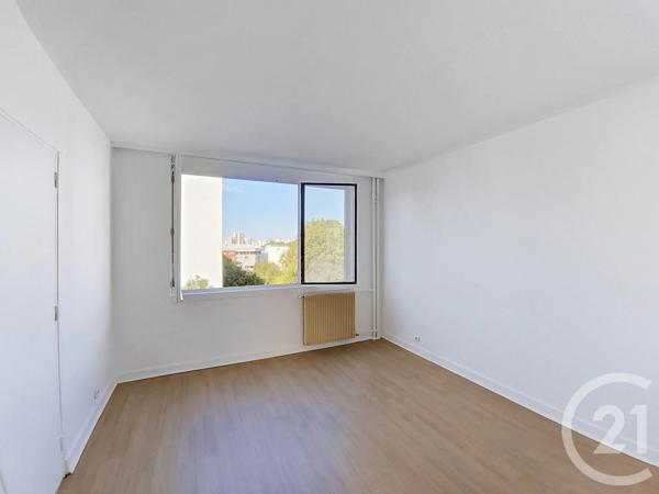 Appartement F3 à vendre  3 pièces - 64,22 m 2   ST DENIS  - 93