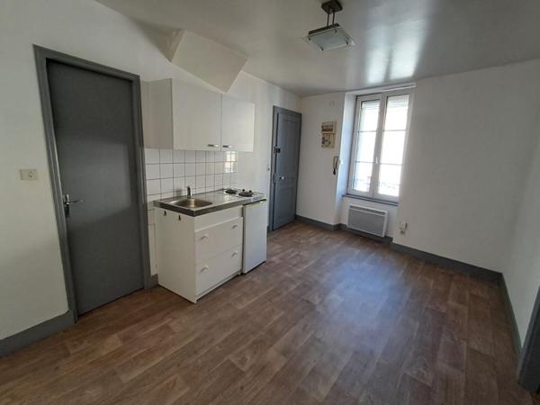 Immeuble Vesoul 3 appartements et 1 local commercial à 189 900 euros