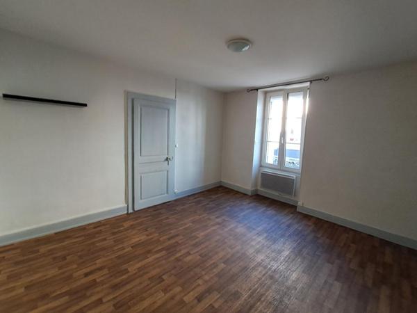 Immeuble Vesoul 3 appartements et 1 local commercial à 189 900 euros