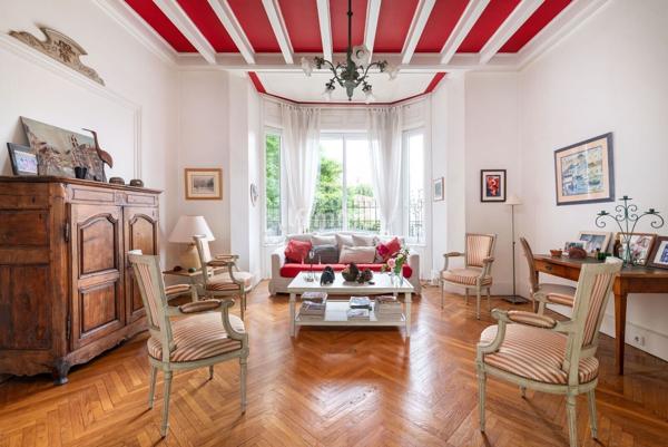 Maison 355 m² + dépendance 100 m² jardin 1130 m²