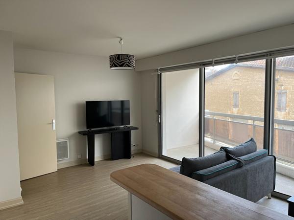 NIORT STUDIO MEUBLE, Niort 79000