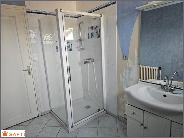 pavillon 2 chambres sur sous-sol avec cour et dépendances