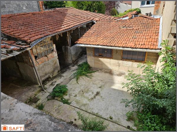 pavillon 2 chambres sur sous-sol avec cour et dépendances