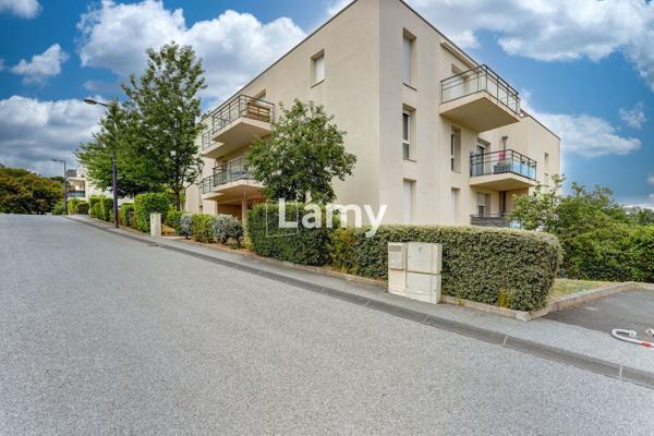 Appartement t3 + balcon et garage