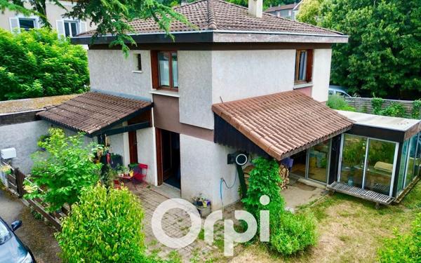 Maison à vendre    5 pièces • 96,51 m2 Froges