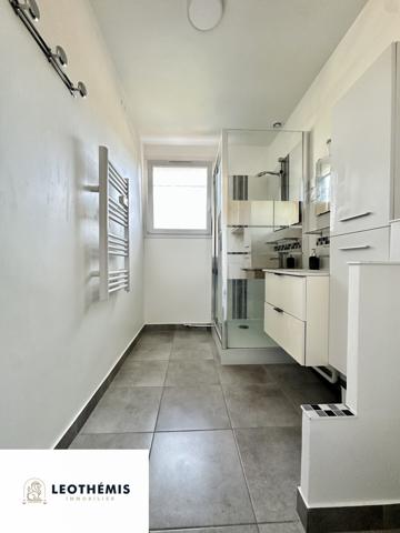 BEL APPARTEMENT RONÇOIS RÉNOVÉ