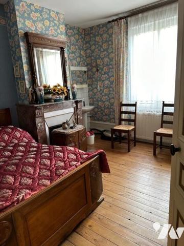 Maison donnant sur 2 rues à vendre sur la commune de BAPAUME comprenant rdc: entrée, salle à ma...