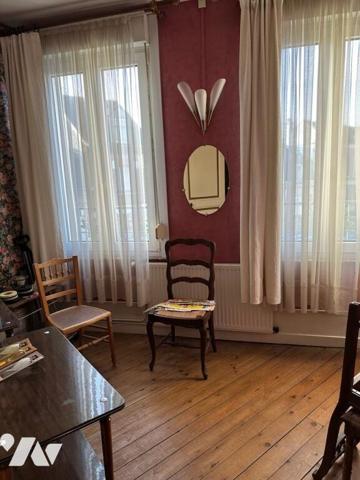 Maison donnant sur 2 rues à vendre sur la commune de BAPAUME comprenant rdc: entrée, salle à ma...