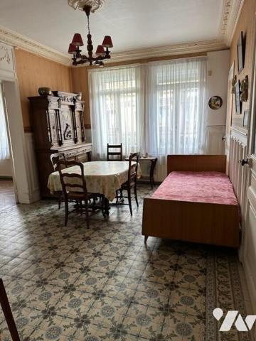 Maison donnant sur 2 rues à vendre sur la commune de BAPAUME comprenant rdc: entrée, salle à ma...