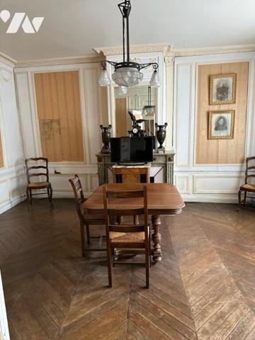 Maison donnant sur 2 rues à vendre sur la commune de BAPAUME comprenant rdc: entrée, salle à ma...