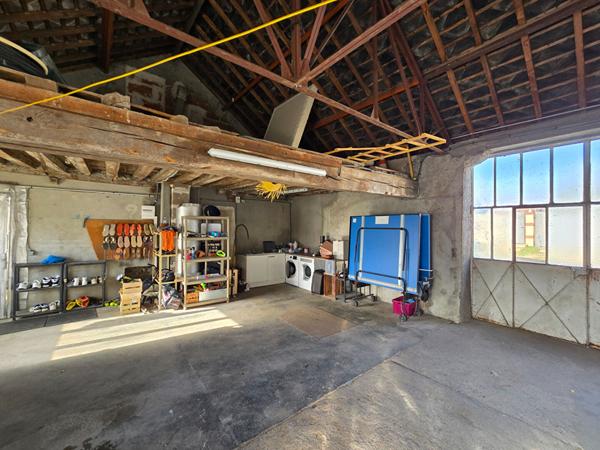 Maison familiale rénovée 3 chambres + grange et garage