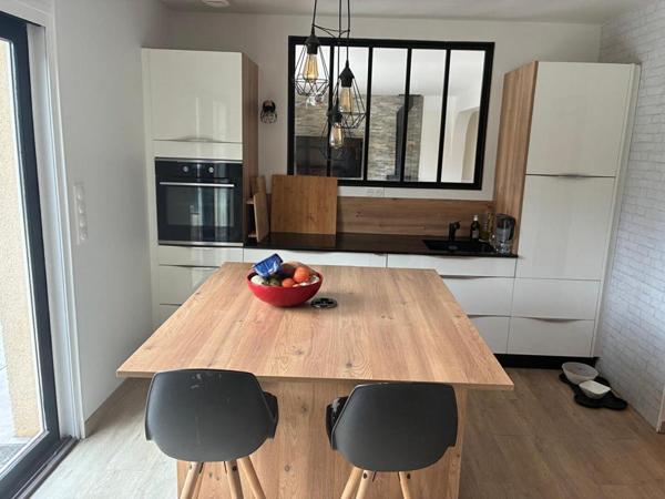 Charmante Maison Familiale et Individuelle ? 3 niveaux ? 1 étage ? 3 Chambres ? Sous Sol Total ? Terrain 3545 m2