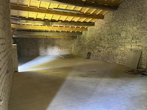 Maison individuelle 4 chambres avec grenier aménageable de 77 m², spacieuse jardin et tout-à-l'égout Aulnay