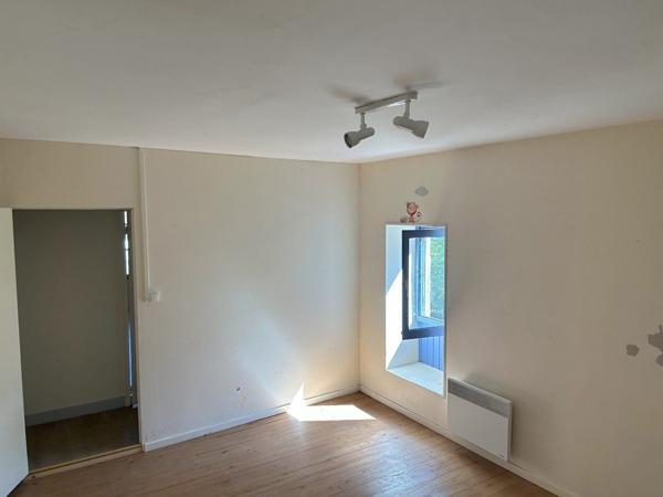 Maison individuelle 4 chambres avec grenier aménageable de 77 m², spacieuse jardin et tout-à-l'égout Aulnay