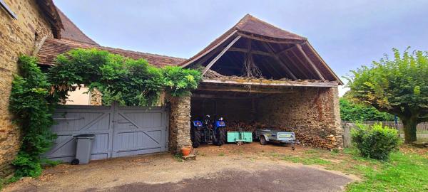 MAISON EN PIERRES , DEPENDANCES ,1 HECTARE , SAINT YRIEIX LA PERCHE , HAUTE-VIENNE Saint yrieix la perche