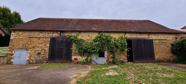 MAISON EN PIERRES , DEPENDANCES ,1 HECTARE , SAINT YRIEIX LA PERCHE , HAUTE-VIENNE Saint yrieix la perche