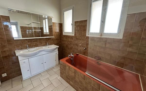 Maison à vendre    6 pièces • 142 m2 Mérignac