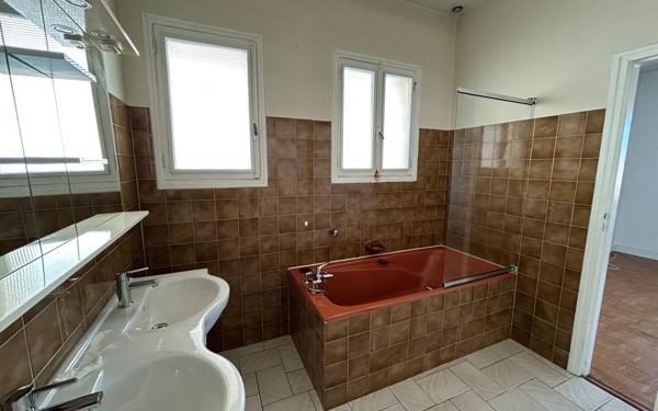 Maison à vendre    6 pièces • 142 m2 Mérignac