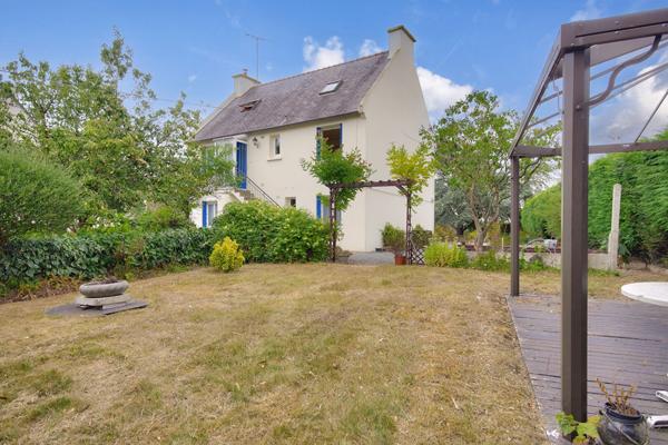Maison à vendre à Trégueux Deux logements indépendants et beau terrain de 1 200 m²