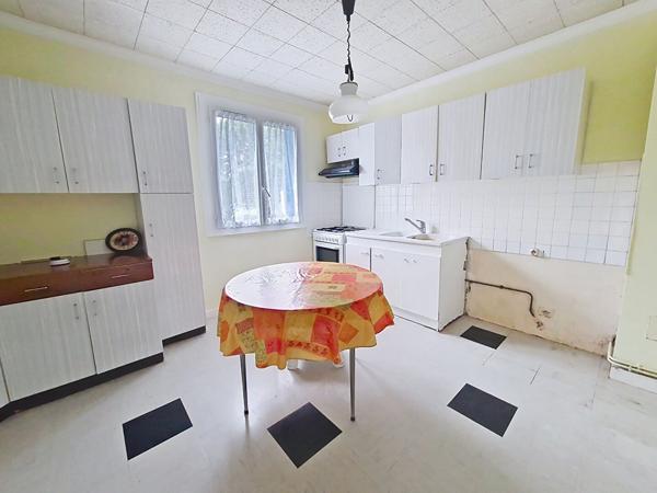 Maison à vendre à Trégueux Deux logements indépendants et beau terrain de 1 200 m²