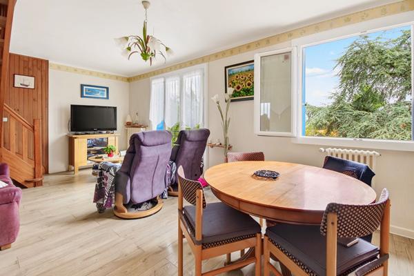 Maison à vendre à Trégueux Deux logements indépendants et beau terrain de 1 200 m²