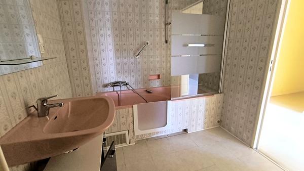 Appartement 2 chambres - 83,53 m² -Hypercentre Saint-Avold - Ascenseur, cave et 2 balcons