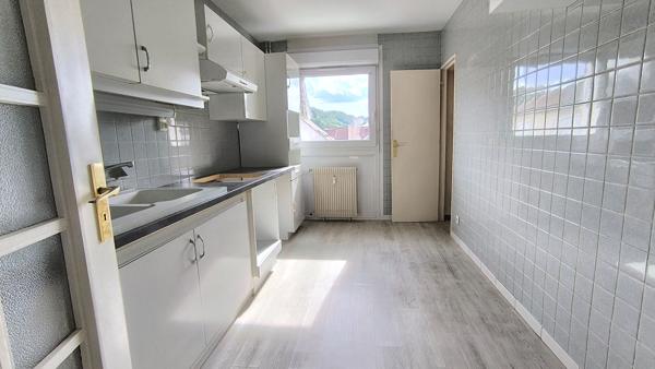 Appartement 2 chambres - 83,53 m² -Hypercentre Saint-Avold - Ascenseur, cave et 2 balcons