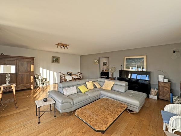 Nanterre (92000) Nanterre Préfecture Parc André Malraux : Appartement de 5 pièces sur 102 m² + balcons + cave + box fermé