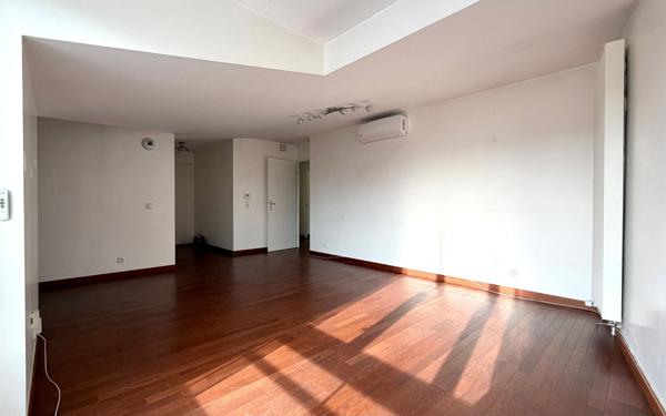 Appartement à louer    4 pièces • 84,76 m2 Joinville-le-Pont