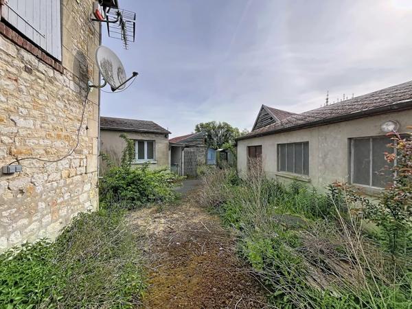Vente                                                      Maison
                        
                     8 pièces                      149 m2                     à Pierrepont