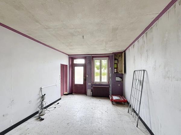 Vente                                                      Maison
                        
                     8 pièces                      149 m2                     à Pierrepont